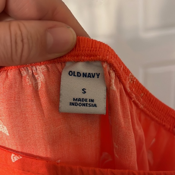 Old navy sundress. Never worn - Picture 3 of 4